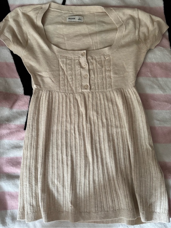 Hollister Tops - Hollister oatmeal babydoll top